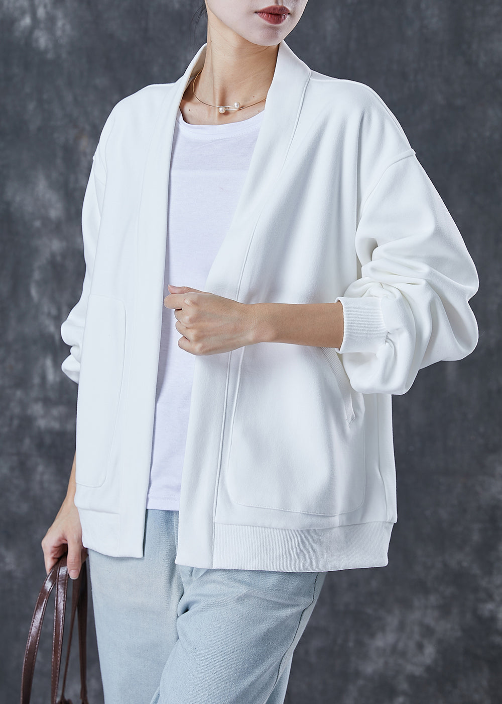 Effortlessly Elegant Cardigan with a Timeless Design