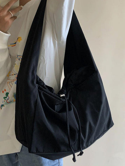 Well Tailored Bag with a Graceful Silhouette