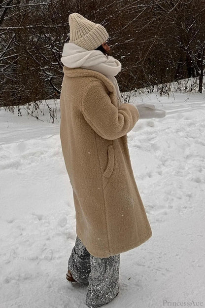 Elegantly Styled Coat for Everyday Wear