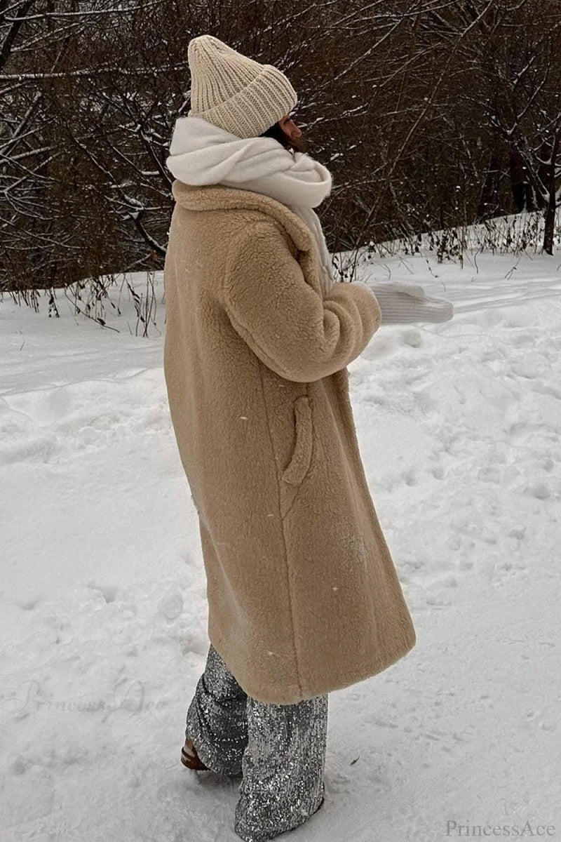 Elegantly Styled Coat for Everyday Wear