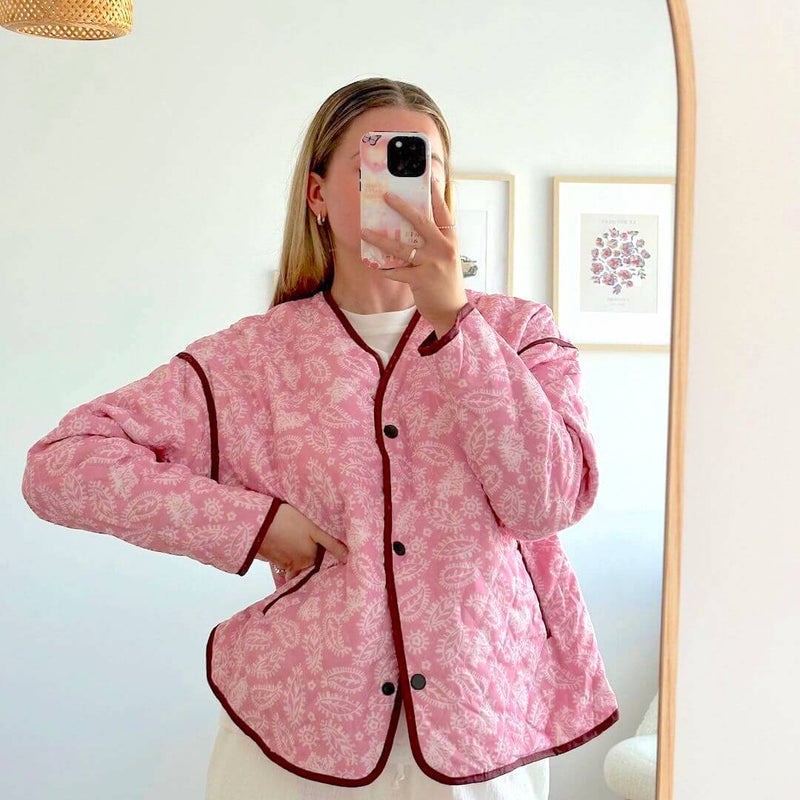 Effortlessly Elegant Jacket with a Timeless Design