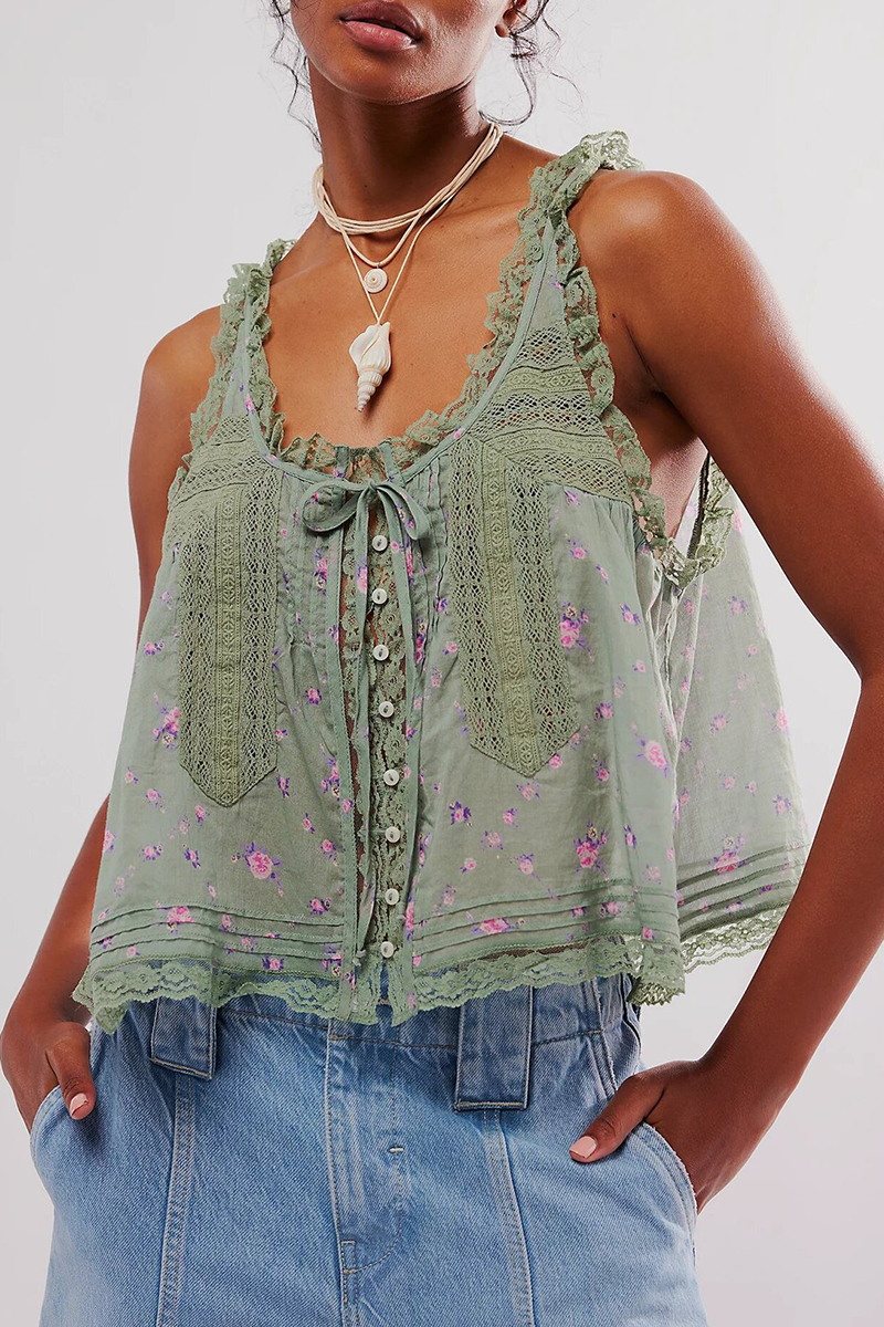 Classic Vintage Top with a Flattering Fit