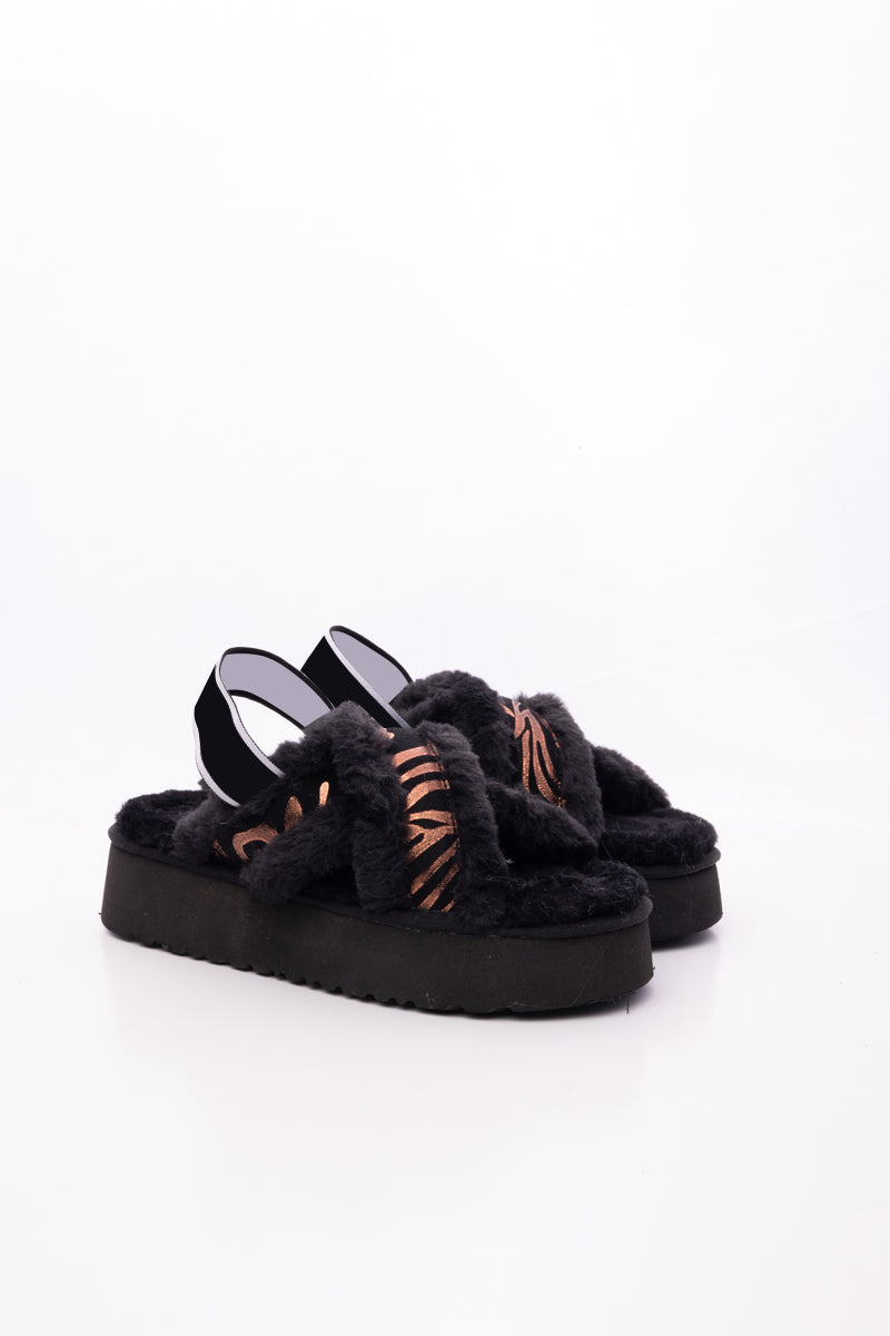 Effortlessly Elegant Garment with a Timeless Design