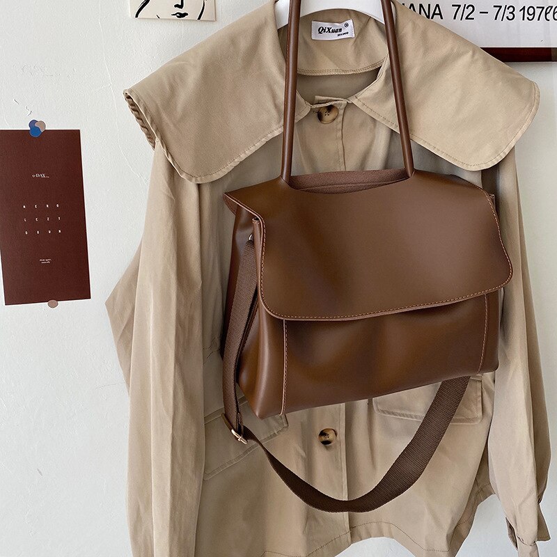 Sophisticated Bag with a Clean Classic Look