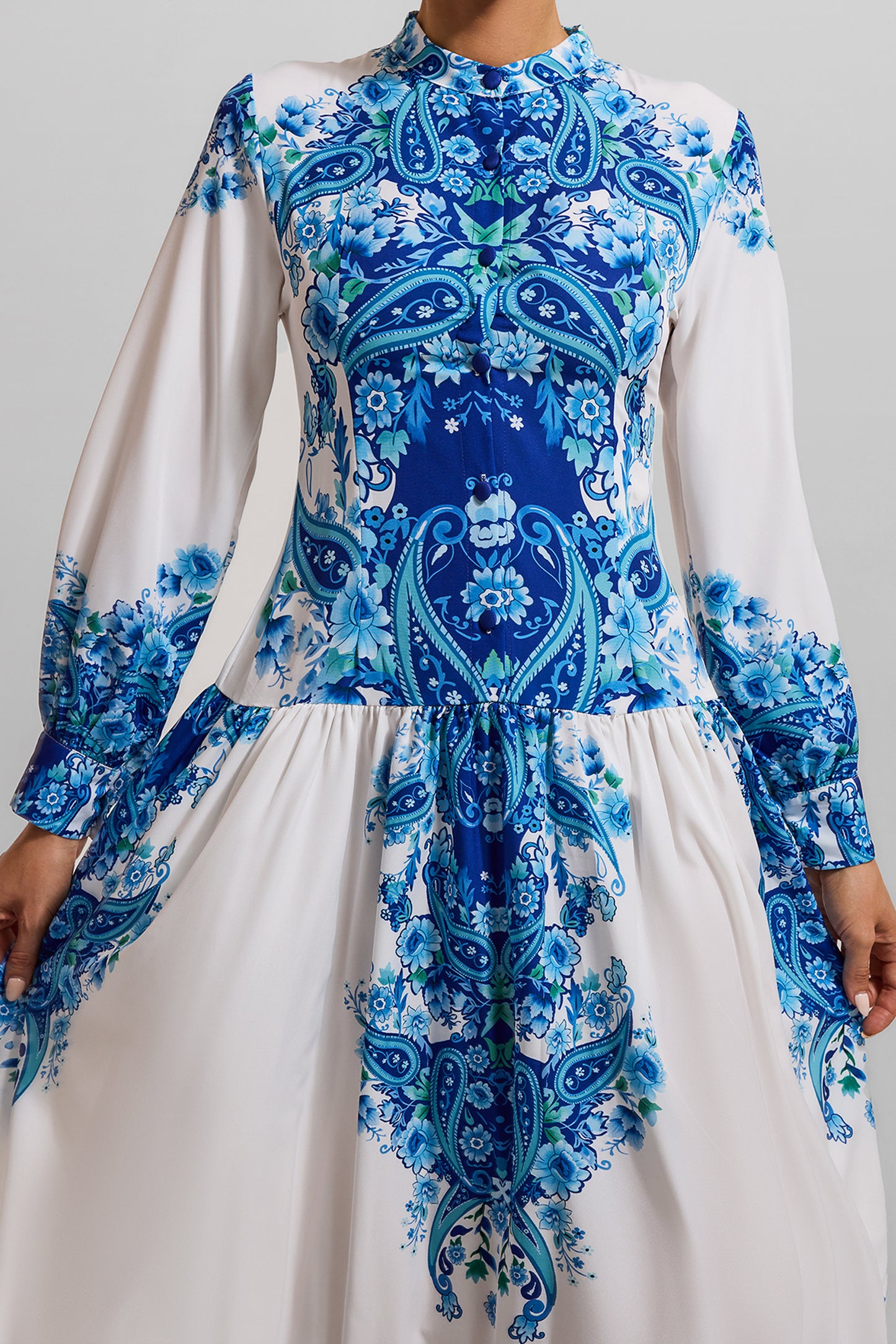 Gracefully Styled Dress for Any Occasion