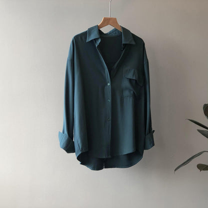 Classic Vintage Shirt with a Flattering Fit