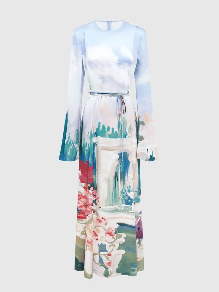 Beautifully Finished Dress in a Timeless Design