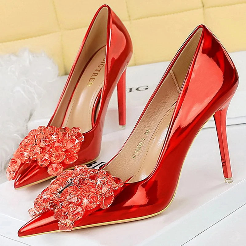Polished Heels with an Effortless Classic Look