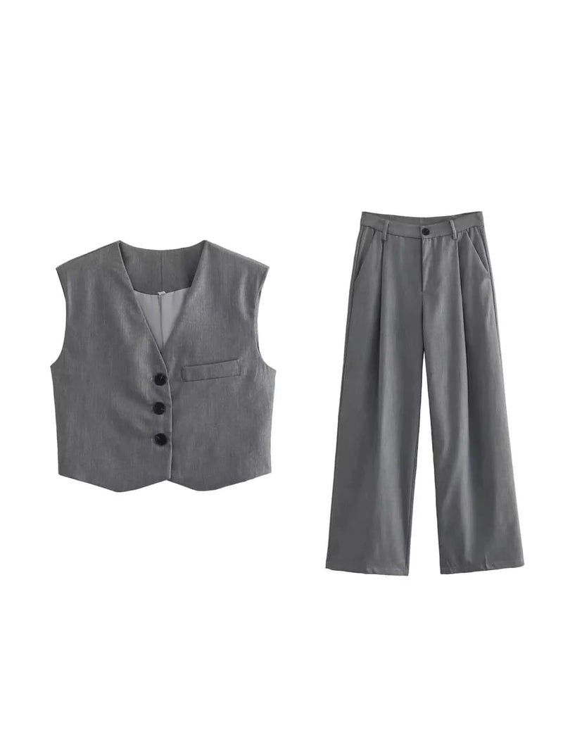 Effortlessly Elegant Pants with a Timeless Design