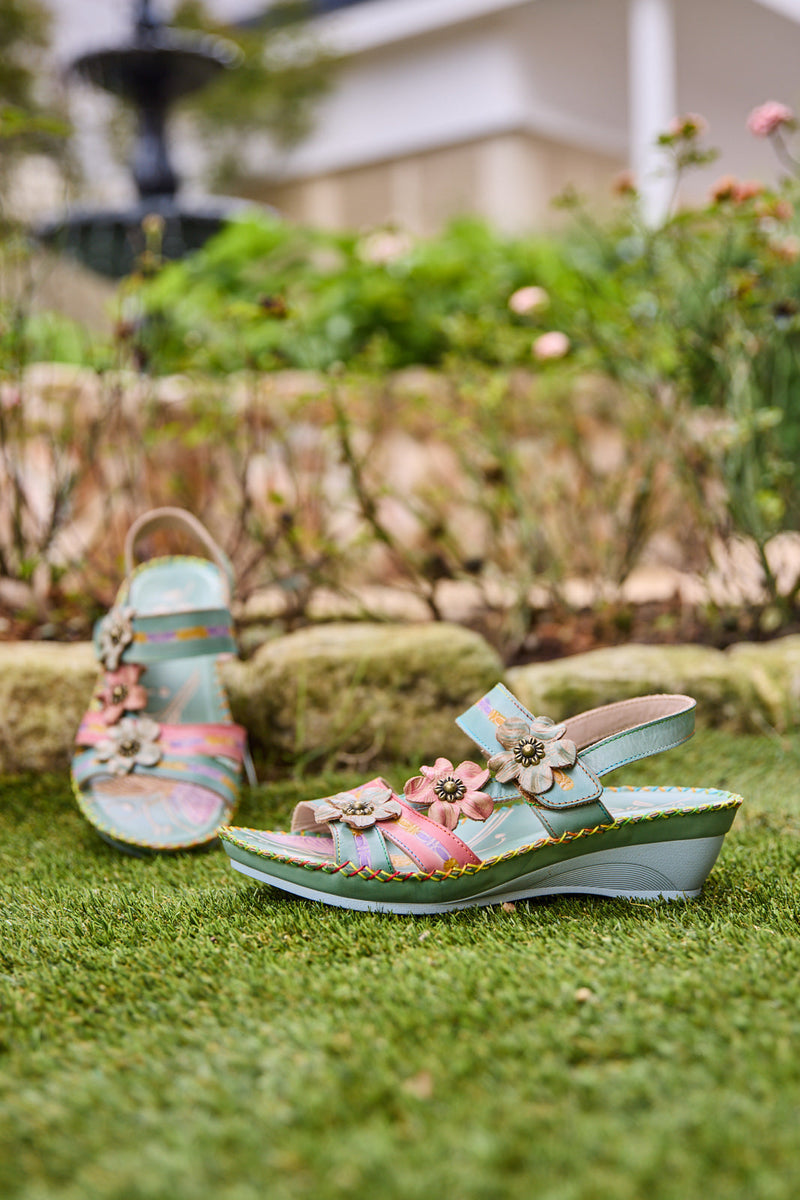 Well Tailored Sandals with a Graceful Silhouette