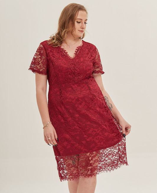 Beautifully Finished Dress in a Timeless Design