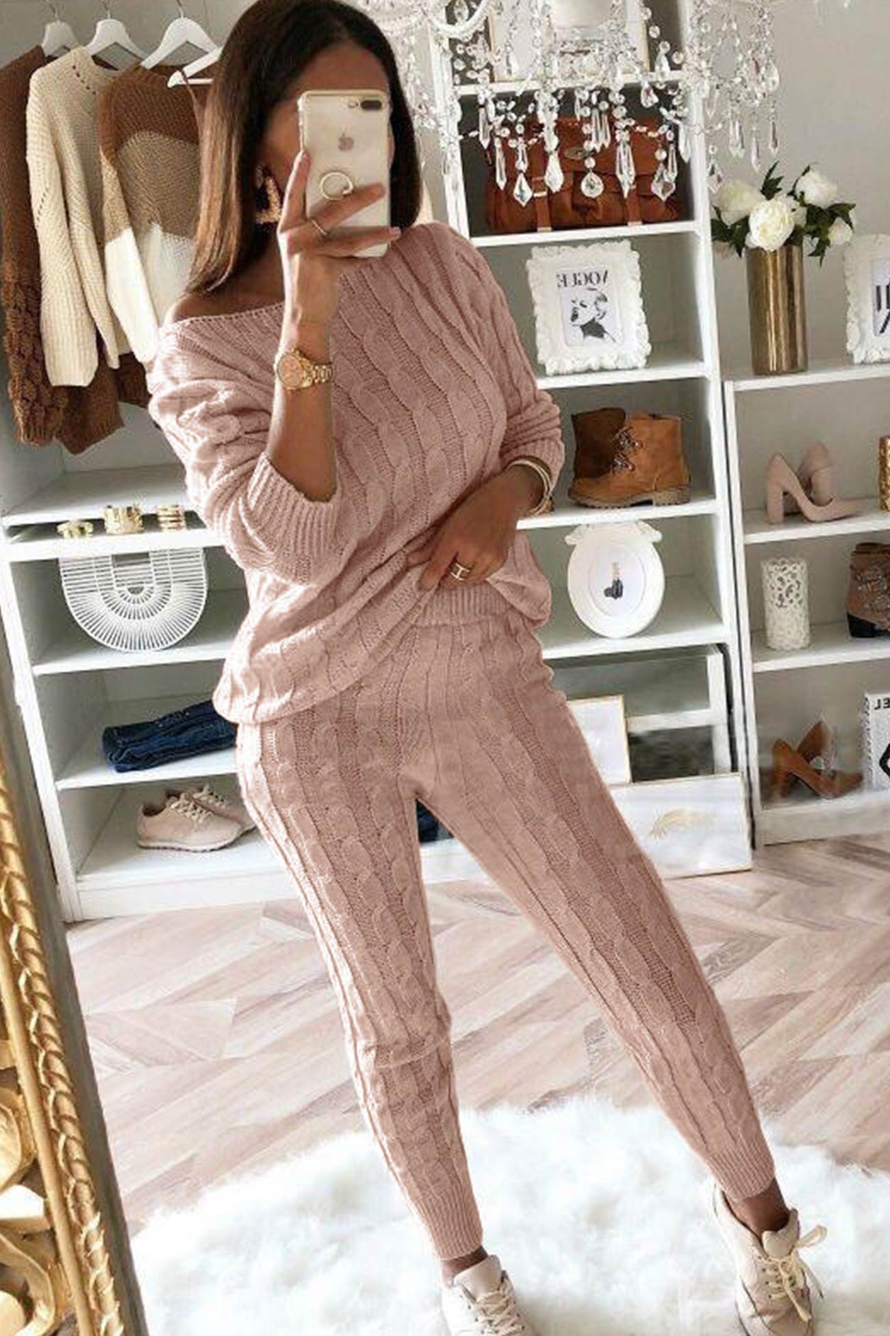 Elegantly Styled Pants for Everyday Wear