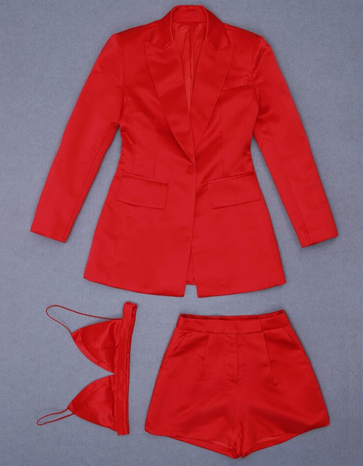Effortlessly Elegant Garment with a Timeless Design