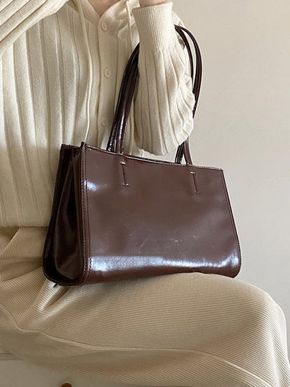 Effortlessly Elegant Bag with a Timeless Design