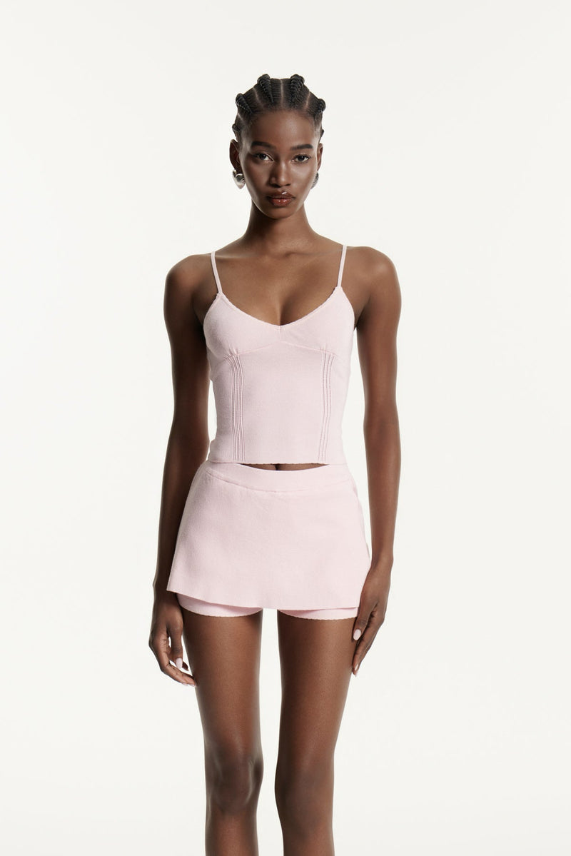 Effortlessly Elegant Pants with a Timeless Design