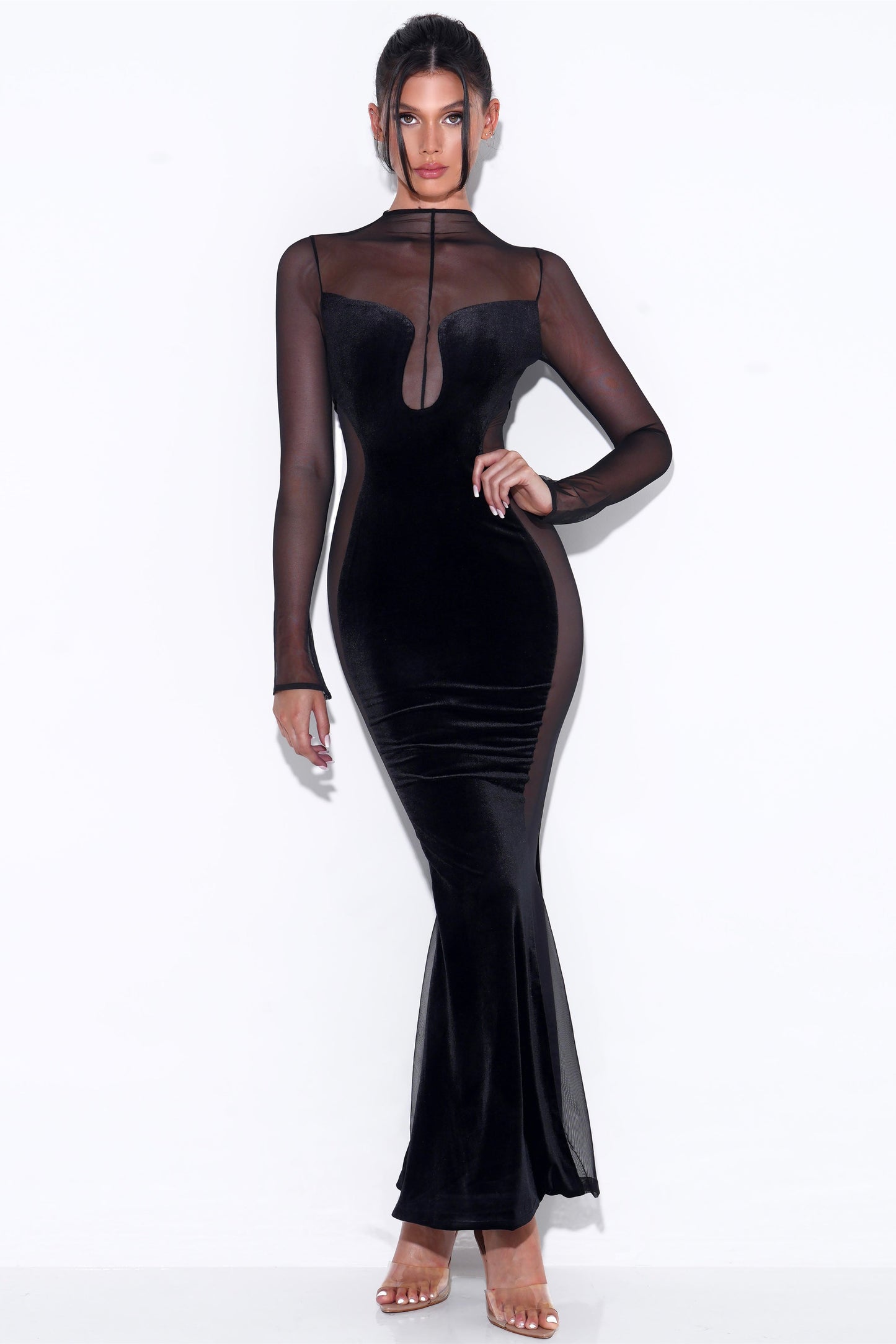 Effortlessly Elegant Dress with a Timeless Design