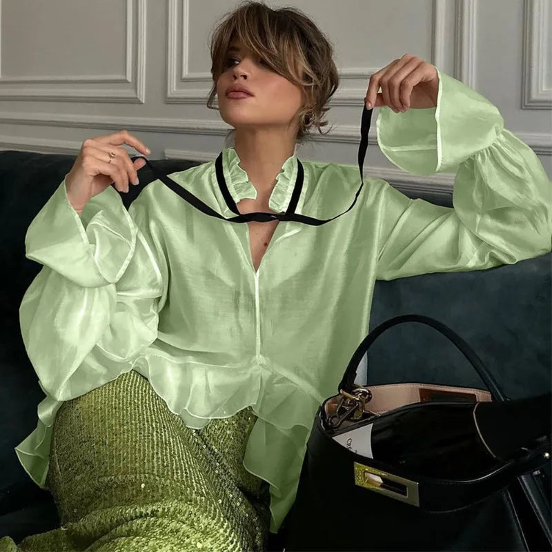 Well Tailored Blouse with a Graceful Silhouette
