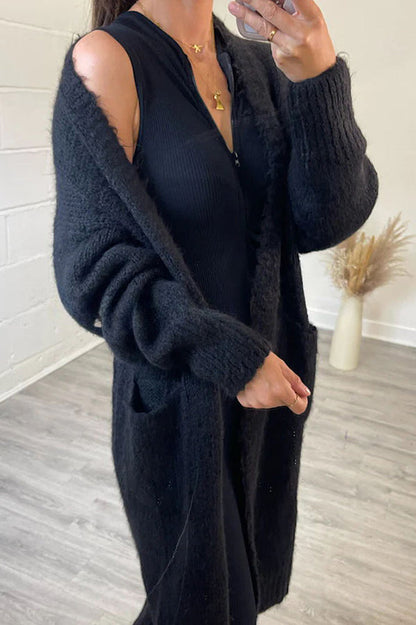 Well Tailored Cardigan with a Graceful Silhouette