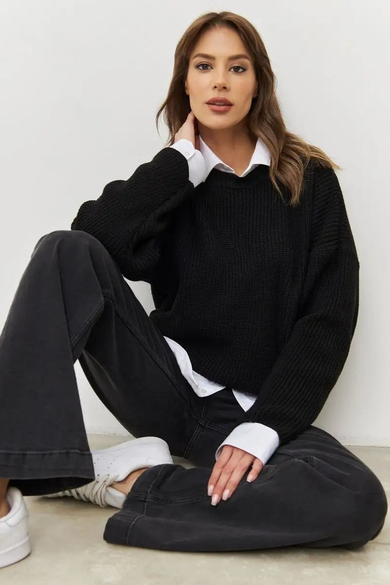 Effortlessly Elegant Sweater with a Timeless Design