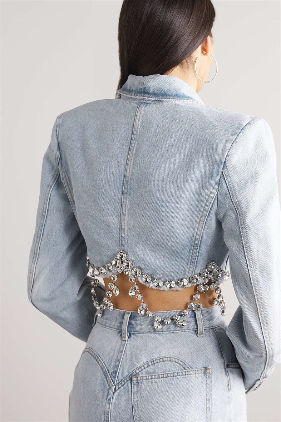 Effortlessly Elegant Garment with a Timeless Design