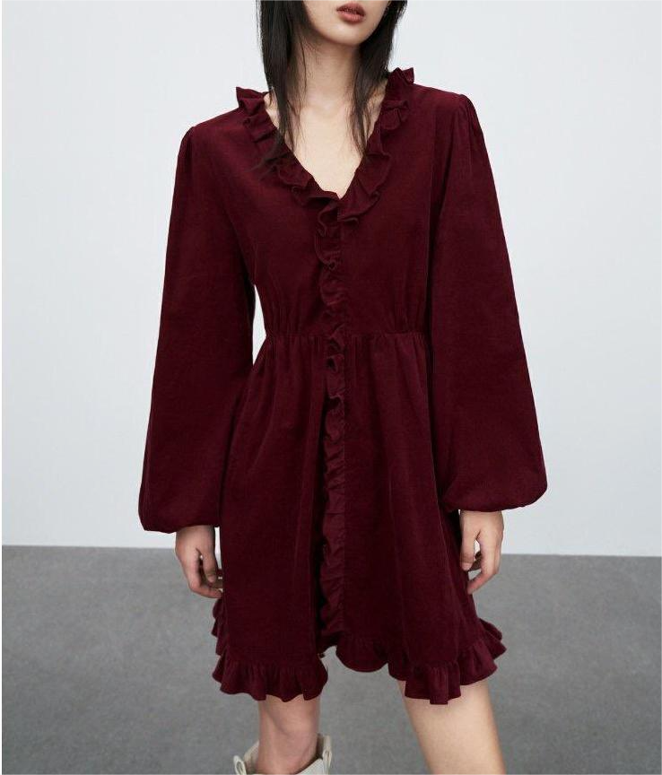 A Vintage Style Dress with Delicate Timeless Details