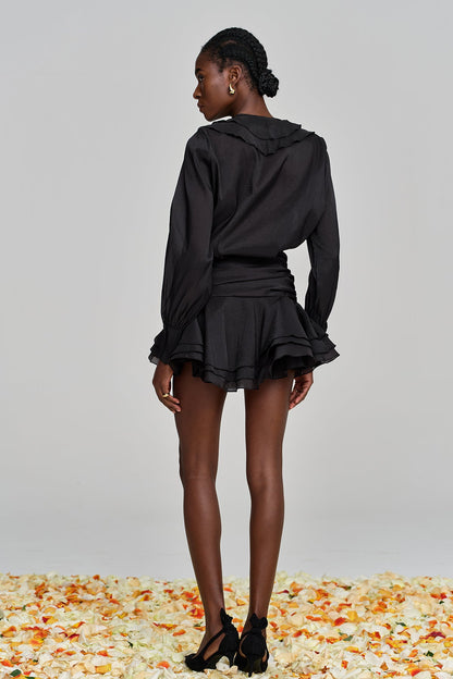 Effortlessly Elegant Garment with a Timeless Design