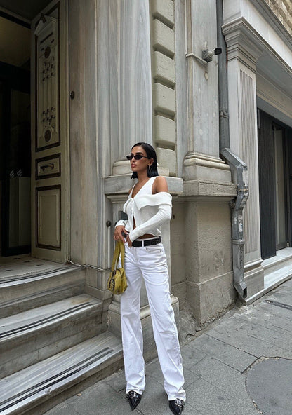 Beautifully Finished Top in a Timeless Design