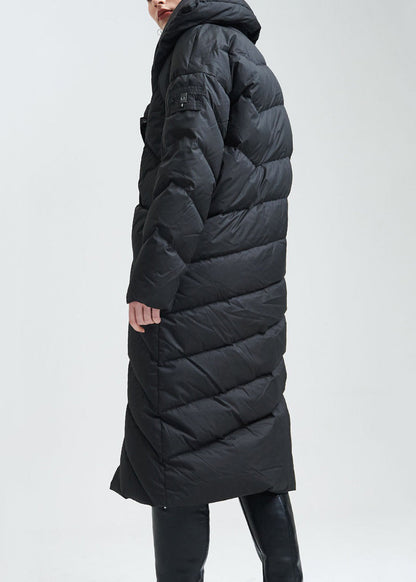 Well Tailored Coat with a Graceful Silhouette