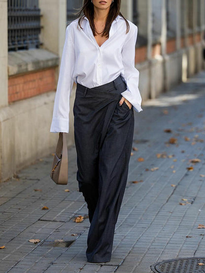 Effortlessly Elegant Trousers with a Timeless Design