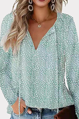 Classic Vintage & Enduringly Stylish Top