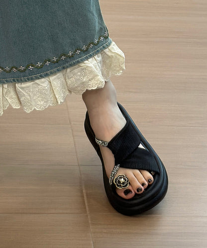Well Tailored Sandals with a Graceful Silhouette