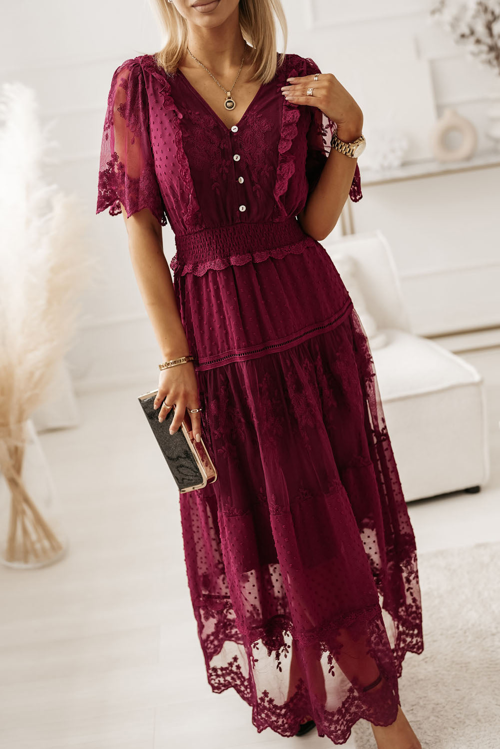 Well Tailored Dress with a Graceful Silhouette