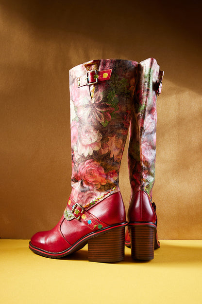 Effortlessly Elegant Boots with a Timeless Design