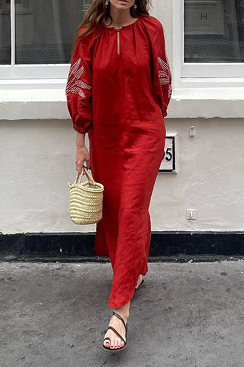 Beautifully Finished Dress in a Timeless Design