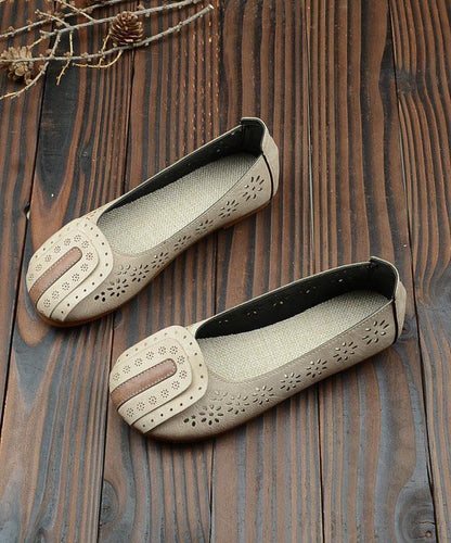 Effortlessly Elegant Shoes with a Timeless Design