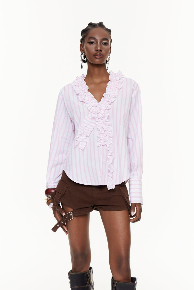Effortlessly Elegant Shirt with a Timeless Design