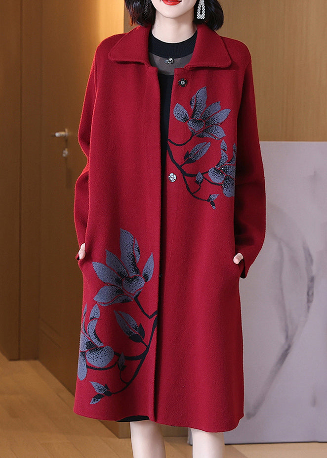 Well Tailored Coat with a Graceful Silhouette