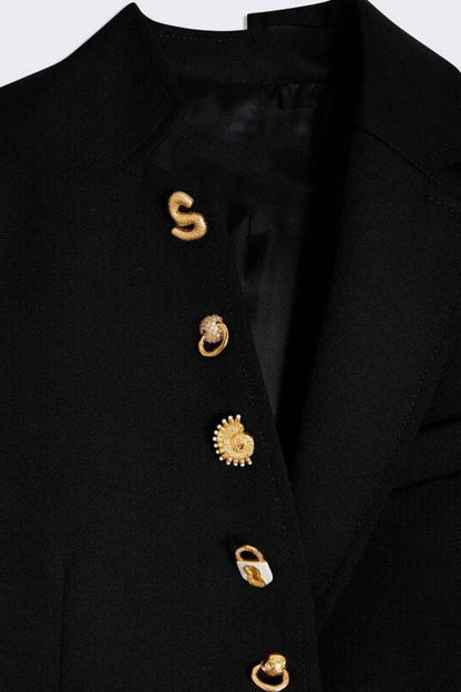 Well Tailored Garment with a Graceful Silhouette