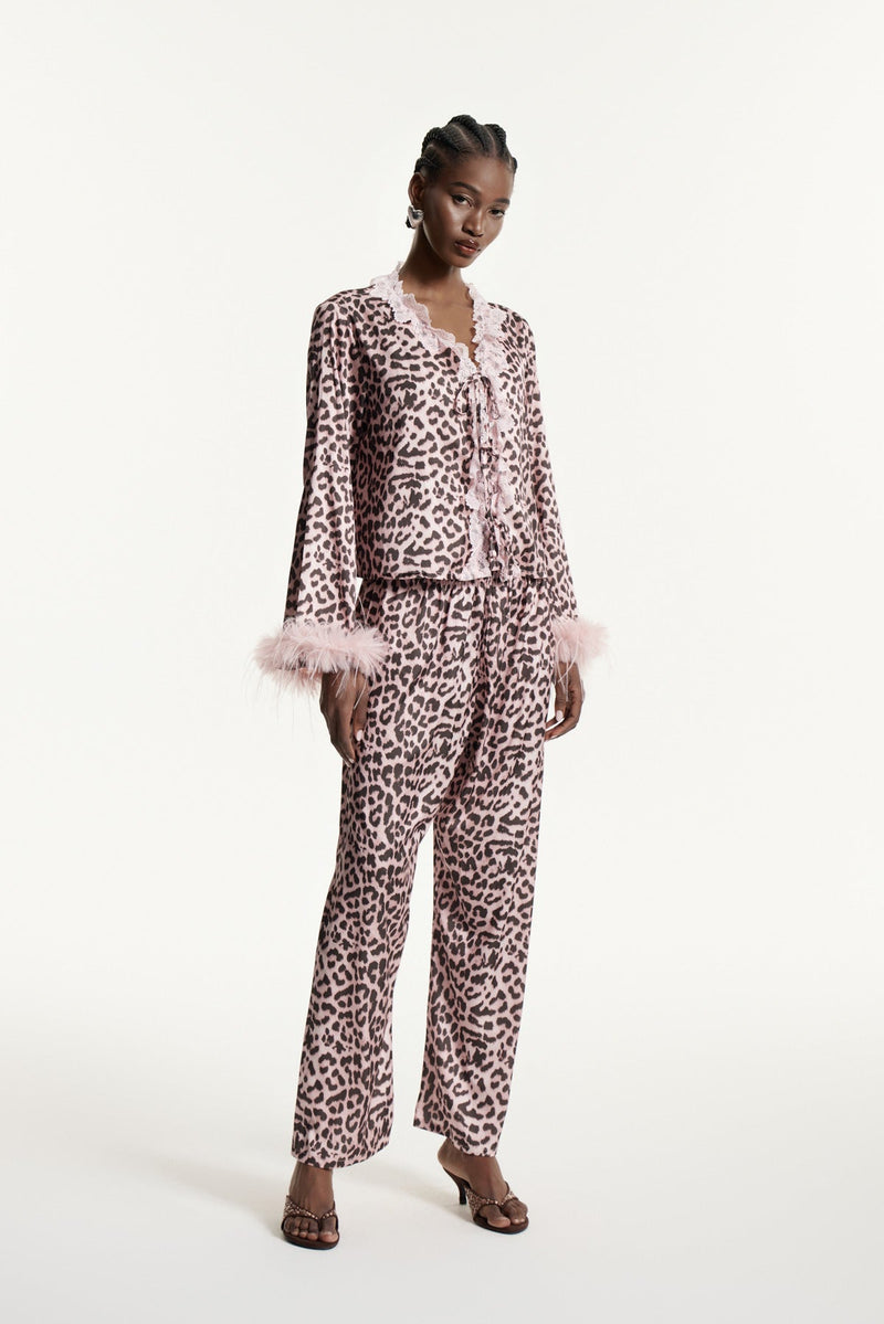 Classic Vintage Pants with a Flattering Fit