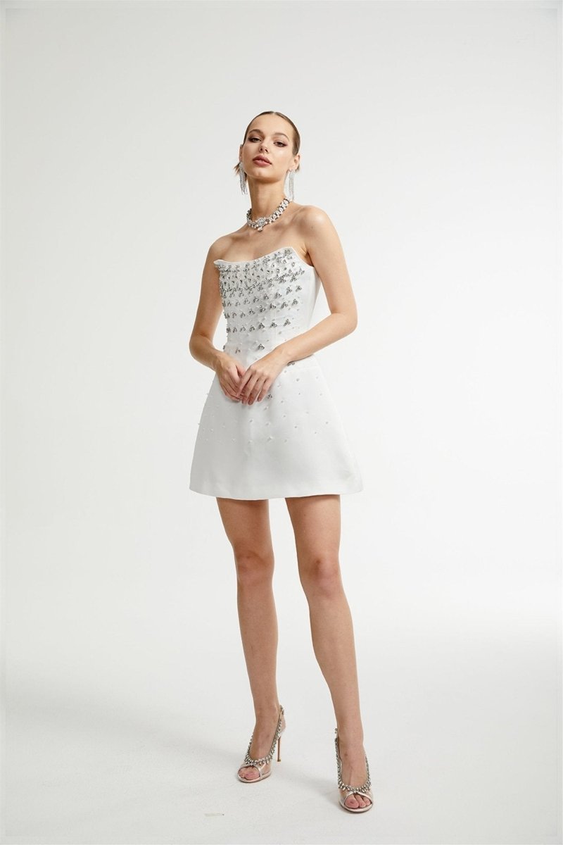 Effortlessly Elegant Dress with a Timeless Design