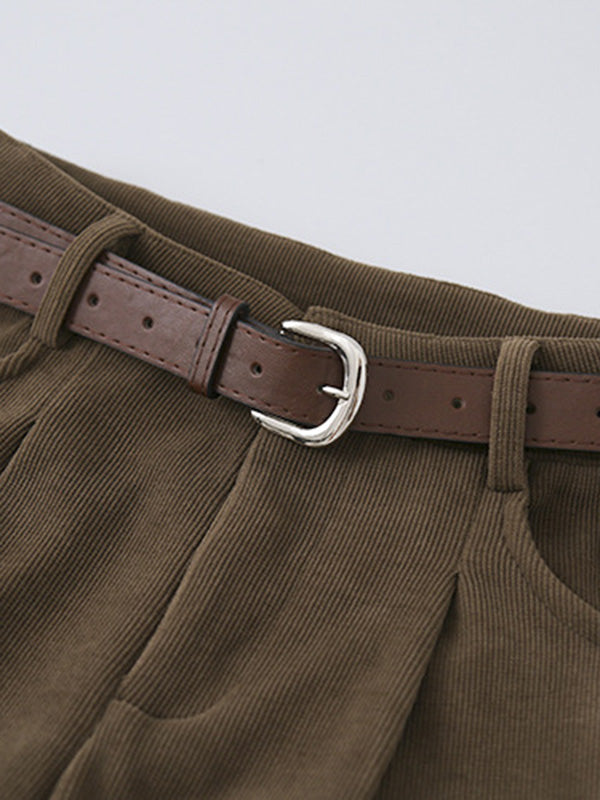 Effortlessly Elegant Trousers with a Timeless Design