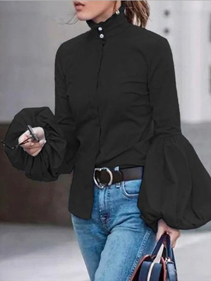 Well Tailored Blouse with a Graceful Silhouette
