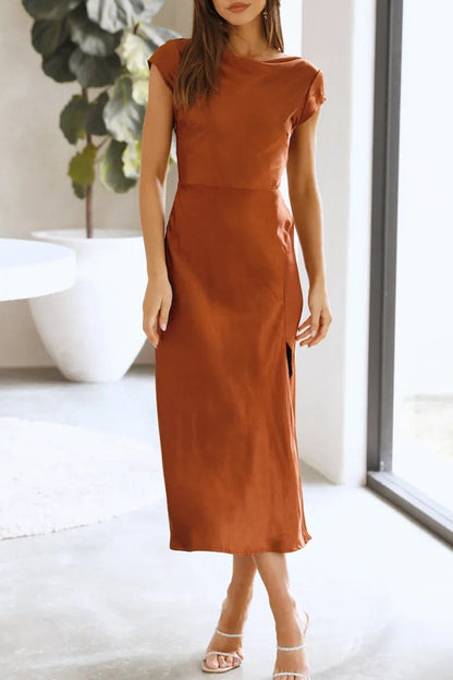 Well Tailored Dress with a Graceful Silhouette