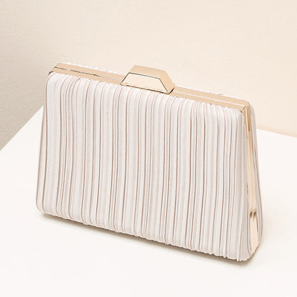 Effortlessly Elegant Bag with a Timeless Design