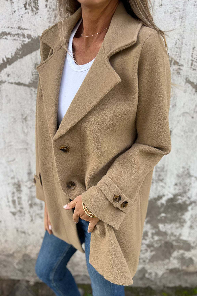 Effortlessly Elegant Garment with a Timeless Design