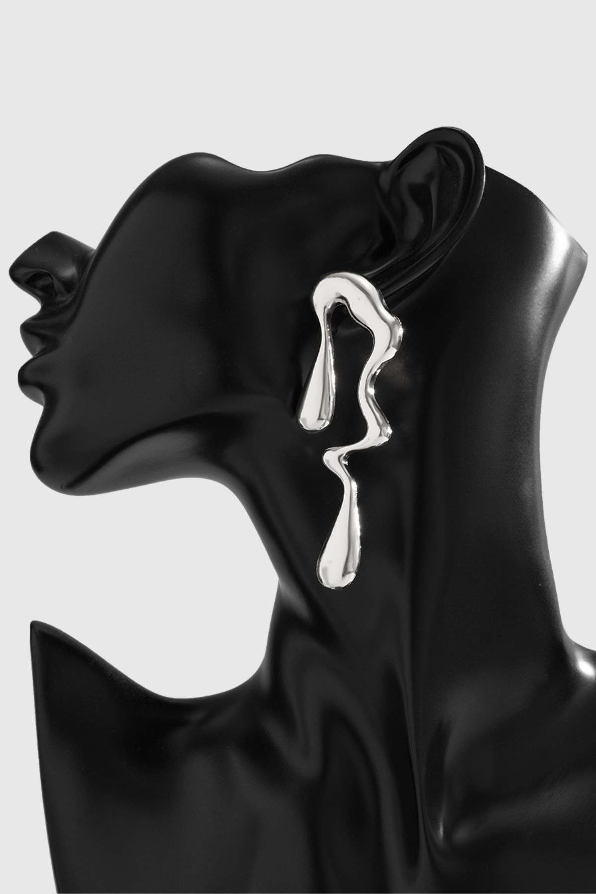 Beautifully Finished Garment in a Timeless Design