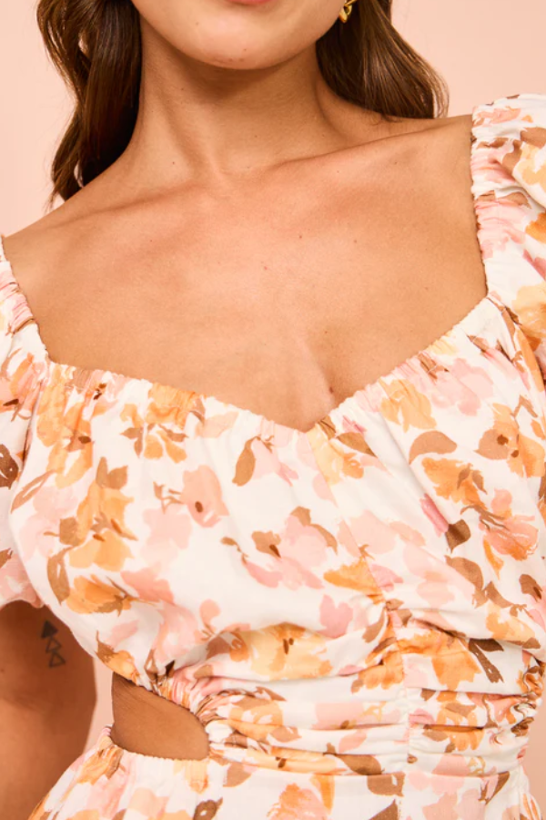 Effortlessly Elegant Garment with a Timeless Design