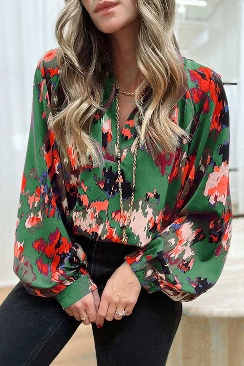 Effortlessly Elegant Top with a Timeless Design