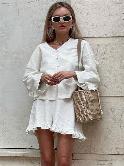 Well Tailored Bag with a Graceful Silhouette