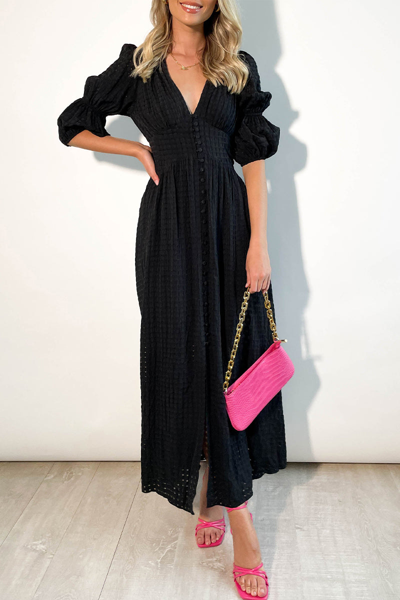 Well Tailored Dress with a Graceful Silhouette